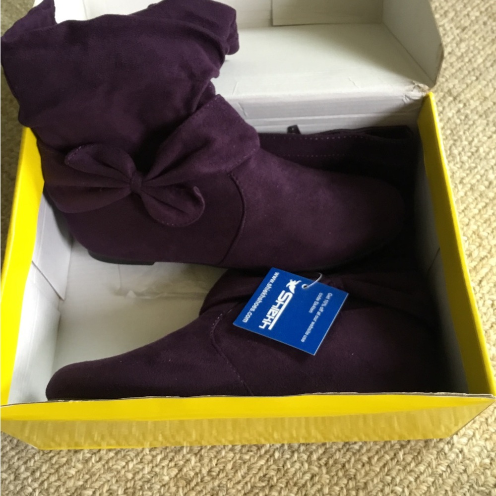 Stylish Purple Ankle Boots with Bow Detail